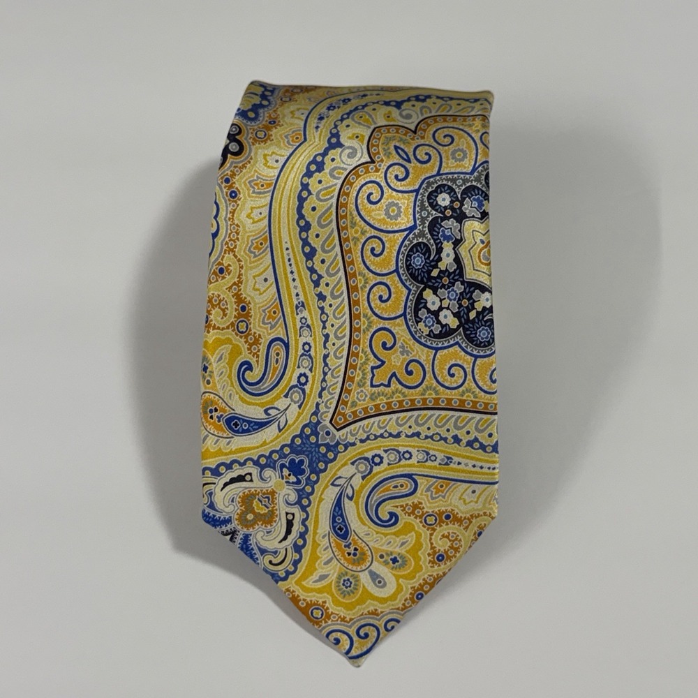 Robert Graham 100% Silk Tie Men Blue Yellow Paisley NEW